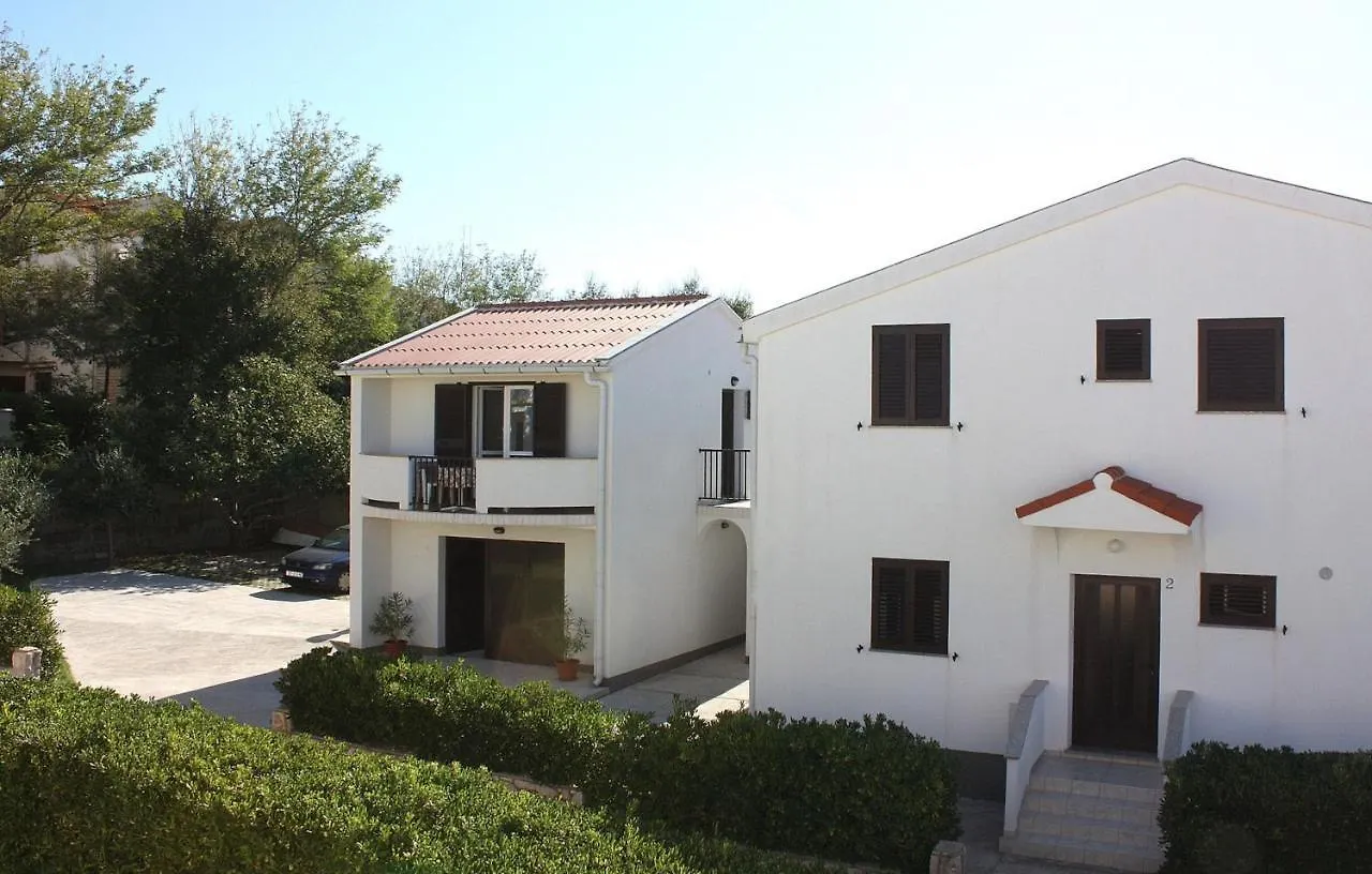 Apartments Viz Pag Pag Town Croácia